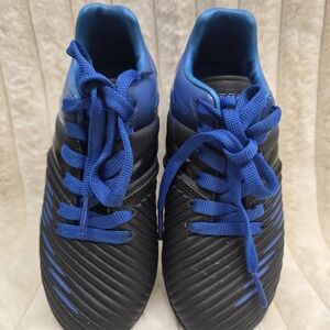Classic Kids Black and Blue Lace-Up Indoor Soccer Cleats